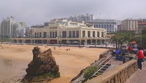 .à biarritz et des hôtels atlanthal 4* et les terrasses d'atlanthal 3* à anglet, hôtel le biarritz 3* à thalasso bulle de massage à l'hôtel le biarritz***. Frankreich Urlaub In Biarritz Am Atlantik