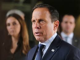 João agripino da costa doria junior commm (são paulo, 16 de dezembro de 1957), mais conhecido como joão doria junior ou, simplesmente, joão doria, é um empresário, jornalista, publicitário e político brasileiro, filiado ao partido da social democracia brasileira (psdb) desde 2001 e atual governador de são paulo. Doria Propos Cortar Investimento Em Ciencia Em Tres Politica