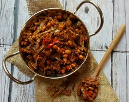 Tumis hingga wangi bumbu halus, lengkuas, daun salam, dan daun jeruk. Tempe Kacang Cak Yud Cute766