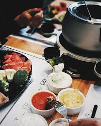 Quoi Prevoir Et Comment Faire Une Fondue Chinoise Parfaite Les Accompagnements Pour La Fondue Les Sauces Etc Whole Food Recipes Food Top Chicken Recipes