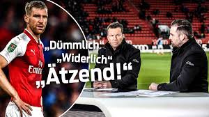Es geht um eine bekannte, die von ihm kinderpornografische bilder erhalten haben soll. Wirbel Um Mertesacker Interview Scharfe Kritik An Sky Experten Sportbuzzer De