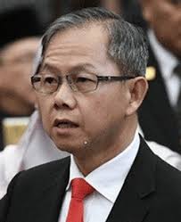 Lee boon chye merupakan seorang pakar kardiologi yang membuat keputusan untuk menyertai reformasi sejak 1999. Smoking Ban Gets Positive Response Dr Lee Borneo Post Online
