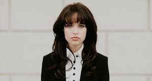 La o milă departe bălc. Pro Tv ActriÈ›a Din Oh Ramona O CombinaÈ›ie Intre Angelina Jolie È™i Mila Jovovich Cat De FrumoasÄƒ Este TanÄƒra