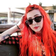 Lucy Putnam's Instagram, Twitter & Facebook