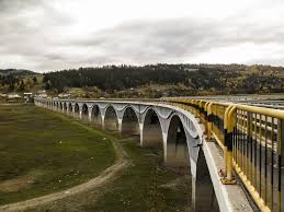 #2 best value of 59 places to stay in piatra neamt. Viadukt Poiana Teiului Stockbild Bild Von Familien 92058843