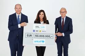 Instead of being places of learning, many schools are now family shelters. Stiftung United Internet For Unicef Sammelt Uber 50 Millionen Euro Fur Kinder Presseportal