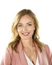 Martha Shore's Instagram, Twitter & Facebook