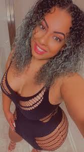 OnlyFans @queenlively - Profile, photos & links - Babepedia