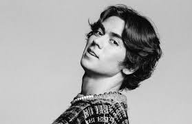 NEON16's Latin Music Newcomer, Kris Floyd