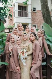 Rekomendasi kain baju bridesmaid harga dibawah seratus ribu by widiahapsari. 25 Trend Terbaru Tema Warna Baju Sedondon Keluarga Pengantin Lamaz Morradean