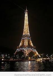 Un très court video qui montre la tour eiffel dans la nuit (a very short video that shows the eiffel tower at night). Awesome Place To Visit Paris And About It Informations On Travel Visit Paris Tour Eiffel Eiffel Tower
