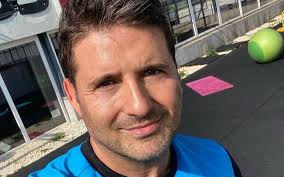Brutalisnak Igerkezik Hajdu Peter Uj Musora Ahol Curtis Lesz A Vendeg Video Propeller