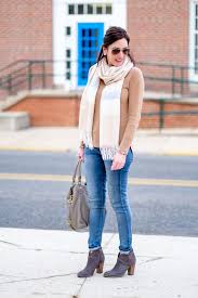 I don't usually wear camel and grey together, but it's actually a combination that is becoming more popular, and i kind of like it! Mixing Grey Camel