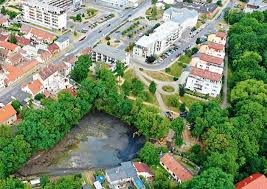 V uhříněvsi našli svůj domov i velké umělecké osobnosti. Cukrovarsky Rybnik V Centru Uhrinevsi Se Docka Odbahneni Nas Region