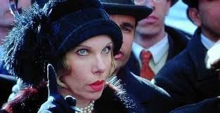 Can a woman play Mary Sunshine in Chicago without changing the dialogue?