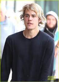 Ai lati di colore biondi e lunghi sopra per il cantante justin bieber justin. Justin Bieber Kicks Off His Weekend With Soulcycle Workout Photo 4060994 Justin Bieber Pictures Just Jared