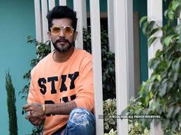 Kishwer merchant and suyyash rai have announced their pregnancy through a cute post on instagram. Suyyash Rai On Bigg Boss 13 It Looks Like All The Contestants Have Khandaani Dushmani With Each Other Times Of India