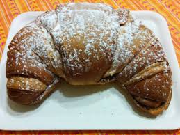 Cornetto con nutella, cocco e mandorle. Come Fare Cornettone Dolce Grande Spettegolando