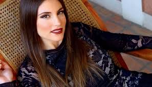 Η αθηνά οικονομάκου αυτό το διάστημα έχει ολοκληρώσει τα γυρίσματα στη σειρά «έλα στη θέση μου», οπότε ξεκουράζεται και απολαμβάνει όμορφες στιγμές με τον γιο της μάξιμο και τον σύζυγό της. A8hna Oikonomakoy Trelane To Instagram Me Toys Koiliakoys Ths Showbiz