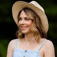 Angela Erwin's Instagram, Twitter & Facebook