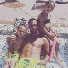 Medhi amine el moutaqui benatia. Les Vacances En Famille De Mehdi Benatia Avant L Aid Photos H24info