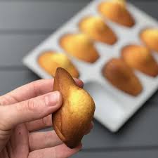 A L Heure Du Gouter Madeleines Bien Bossues Avec Images Gouter Madeleine Alimentation