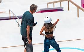 A fadinha do skate é uma das três representantes na categoria feminina do street. Kgxxu2lpbxj4im