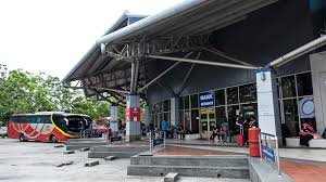 The bus terminal, melaka sentral, is divided into two sides, one of which is the terminal for domestic and express buses and the other is the bazaar area. Melaka Beeindruckende Kolonialstadt