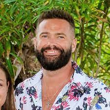 Casey Hewitson's Instagram, Twitter & Facebook