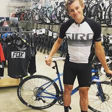 Repost Eriktheelectric With Repostapp Had To Buy A New Bike To Match My Shoes Eriktheelectric Sorrynotsorry E Bicycle Warehouse Giant Bicycles Bicycle