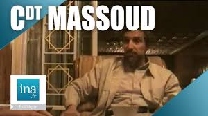 Massoud, un commandant charismatique d'ethnie tadjike, a mené la résistance contre l'occupant soviétique dans les années 1980 puis contre les talibans durant leur cinq années de règne, de. Deces Du Commandant Massoud Archive Ina Youtube