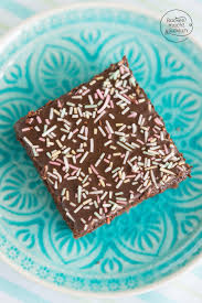 Einfacher Saftiger Schokokuchen Vom Blech Backen Macht Glucklich Rezept Schokokuchen Schokoblechkuchen Saftiger Schokokuchen