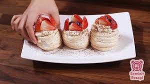 Tekstur pavlova ni ringan bila dipegang. Resepi Mini Pavlova Youtube