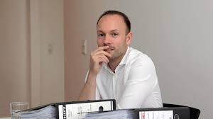 Sie wollen an dem vertrag festhalten. P0sxej06 Qtkom