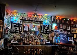 Plan a charming, southern escape, where quirkiness materializes through art and period architecture houses trendy boutiques, where ghost stories are set under a veil of spanish moss and where local cuisine comes straight from the coast. 14 Best Bars In Savannah Conde Nast Traveler