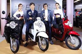 Motor ini terlihat begitu indah saat dipandang dari berbagai sisi. 5 Generasi Honda Scoopy Di Indonesia Mulai Yang Paling Lawas Hingga All New Honda Scoopy 2020 Semua Halaman Motorplus
