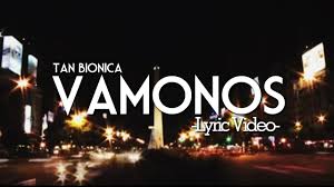 Música, mientras caemos hay música. Letra De Vamonos De Tan Bionica