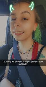 Kara Pollard's Instagram, Twitter & Facebook