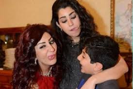 ومؤخرًا، انتهت وفاء عامر من تصوير مسلسلها سكن. Ø¨Ø¹Ø¯ Ø±Ù‚ØµÙ‡ Ø¹Ø§Ø±ÙŠØ§ Ø¢ÙŠØªÙ† Ø¹Ø§Ù…Ø± ØªÙ‡Ø§Ø¬Ù… Ø§Ø¨Ù† Ø´Ù‚ÙŠÙ‚ØªÙ‡Ø§ ÙˆÙØ§Ø¡ Ø¹Ø§Ù…Ø±