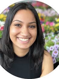 Stephanie Kellogg's Instagram, Twitter & Facebook