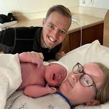 We have a new friend who's taken up residence in the children's room at the  library. But wouldn't you know, they've forgotten their name! 🤦Maybe in  the comments you can help jog