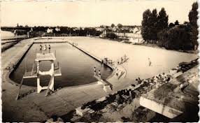Cpa Le Pecq La Piscine 617846 Hippostcard