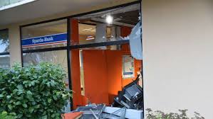 Einwilligung in die verwendung von cookies. Fotos Mutterstadt Unbekannte Sprengen Geldautomaten Der Sparda Bank Im Pfalzring