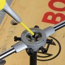 Mode D Emploi Les Filieres Et Les Tarauds Tarauds Outils Maison Perceuse