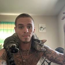 From XT-6K to the new BMF-8K…Nathan Litko was able to add more power to his  XT3 12's AND gain a little more space inside his trunk. BMF-8K dimensions:  21.65(L) x 11.02(W) x