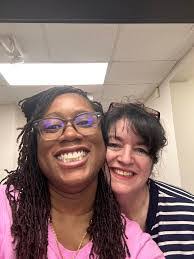 Donna Cutshall's Instagram, Twitter & Facebook