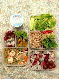 เข า เส นผ กยำท น า ฟ กทองน ง ผ กผลไม ตามชอบ กลางว น ข าวกล อง ยำปลา กระป อง เคร องแน นมากจะมองไม เห นปลากระป องเลย ผ กสด บ ข าวกล อง ผลไม โยเก ร ต