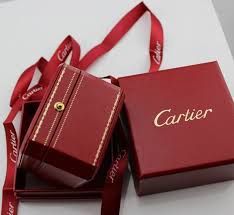 These 12 Brands Have The Most Iconic Packaging Jewelry Packaging Design Girls Jewelry Box Jewelry Logo Inspiration