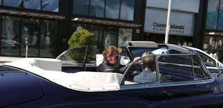 Dat heeft hij maandag in parijs gemeld. Chalet Suisse Villa Californienne Johnny Hallyday 40 Ans De Demeles Avec Le Fisc