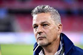 Roberto baggio è un mito per tutti gli appassionati di calcio (io sono laziale, ma ho diversi amici per questo il rischio di fare un film su di lui è quello di parlare quasi solo dell'aspetto calcistico e poco di. Netflix Announce Roberto Baggio Documentary With Mediaset Partnership